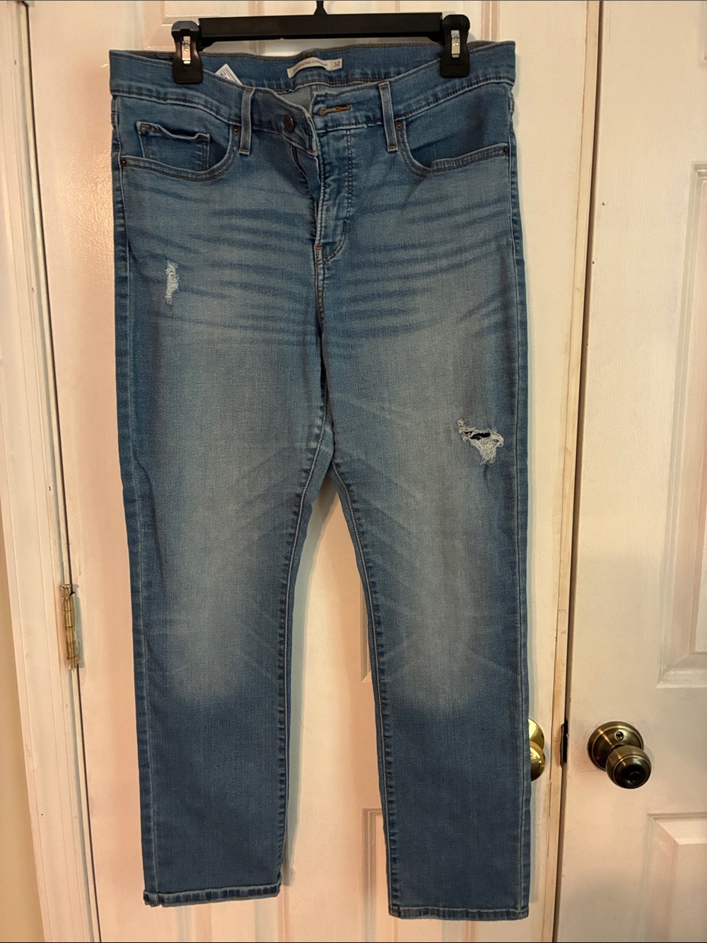 Levi's 314 Shaping Skinny Light Blue Distressed Cropped Women's Jeans